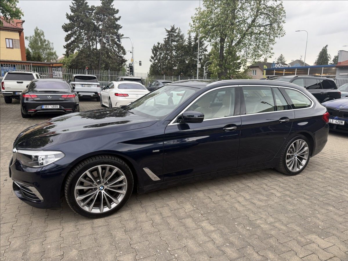 BMW Řada 5, 520d Luxury line - fotka 3