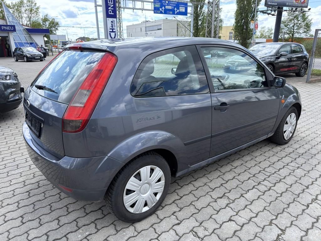 Ford Fiesta, 1.3i 51 kW - fotka 5