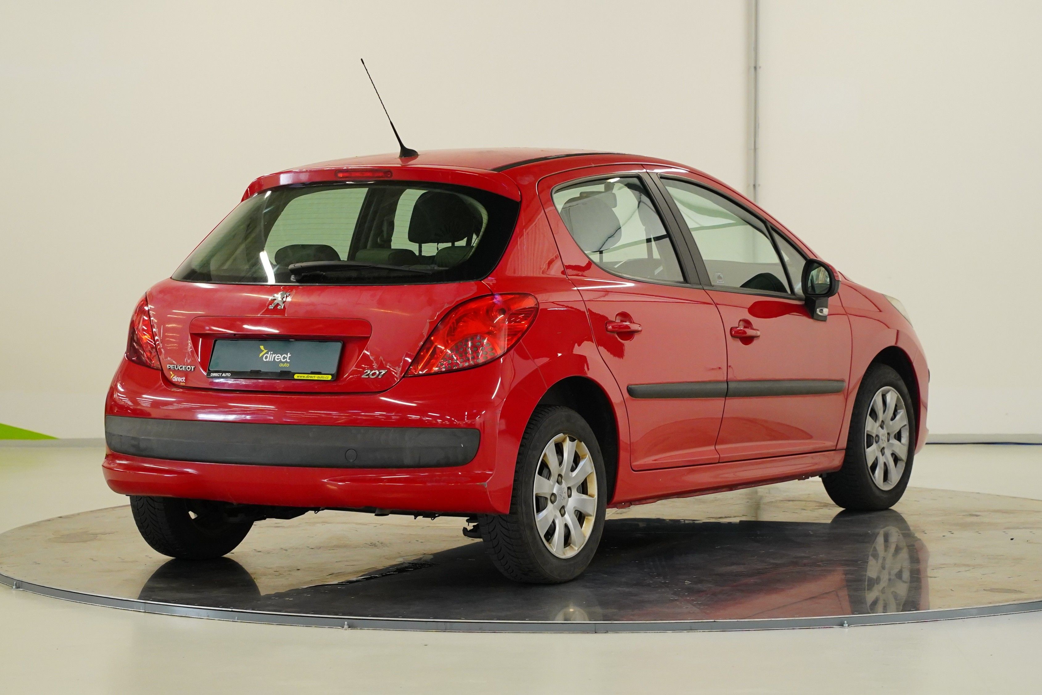 Peugeot 207, 1.4i 54 kW - fotka 2