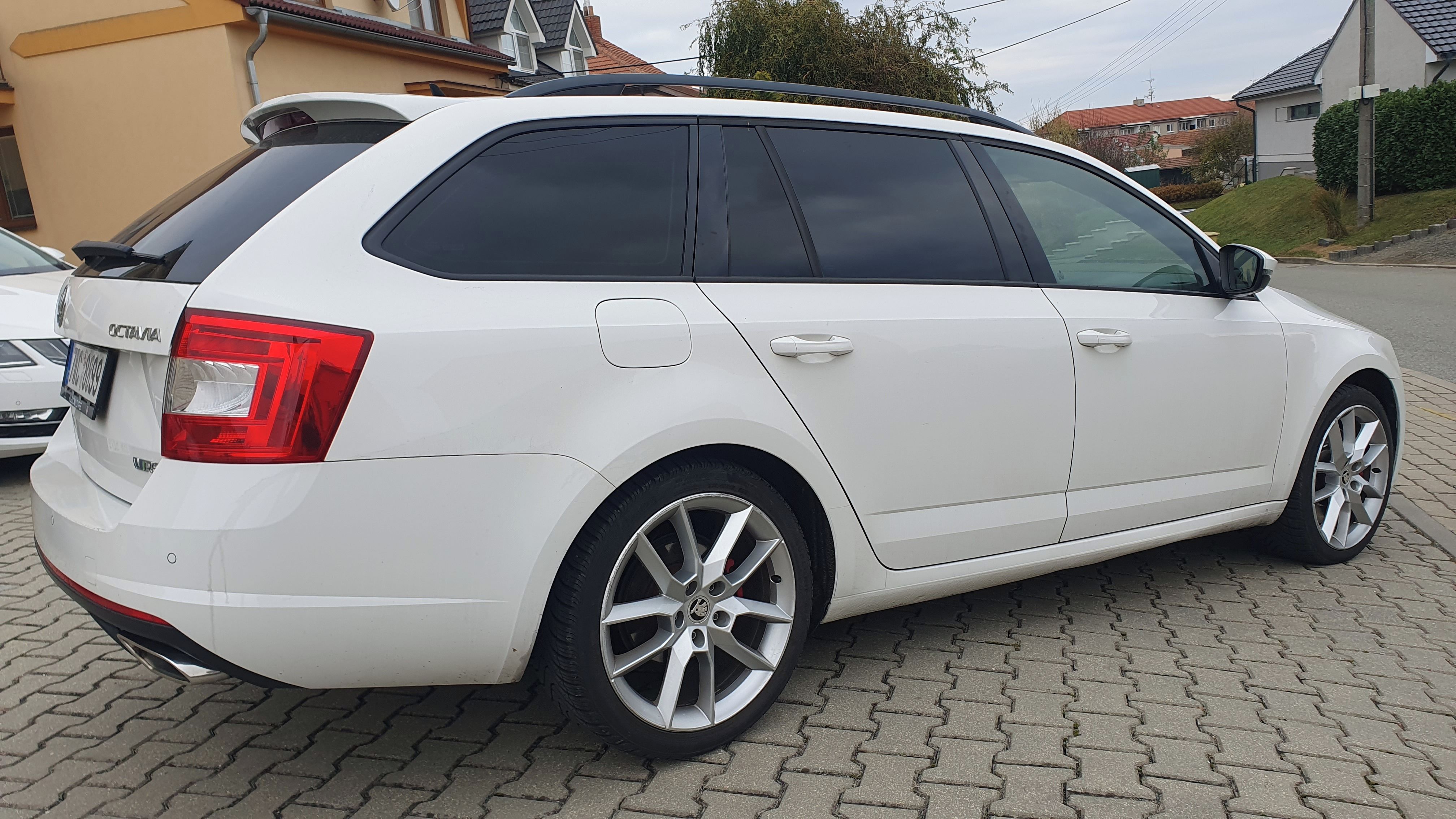 Škoda Octavia - fotka 5