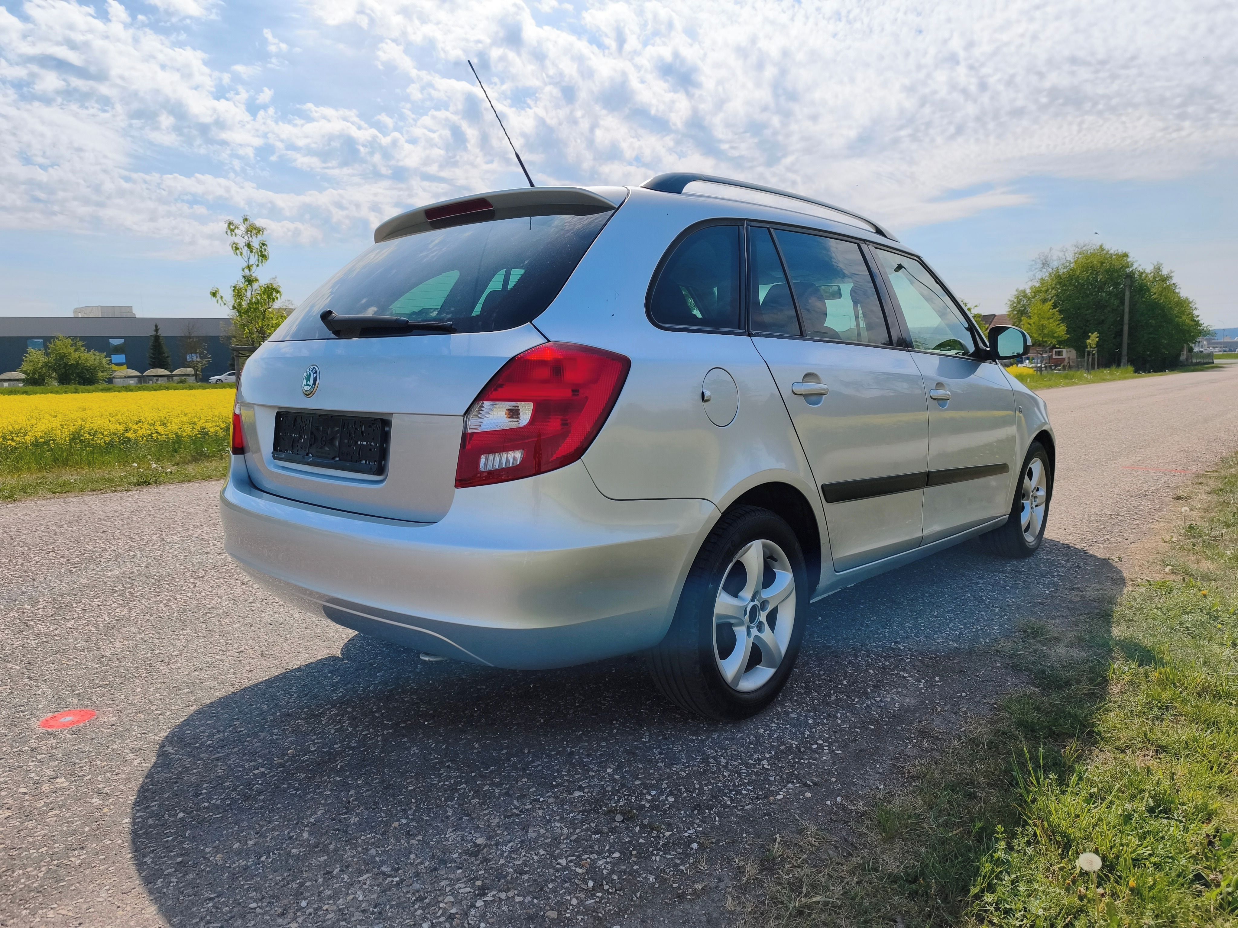 Škoda Fabia, COMBI 1.4 16V SPORT NOVÁ STK - fotka 5