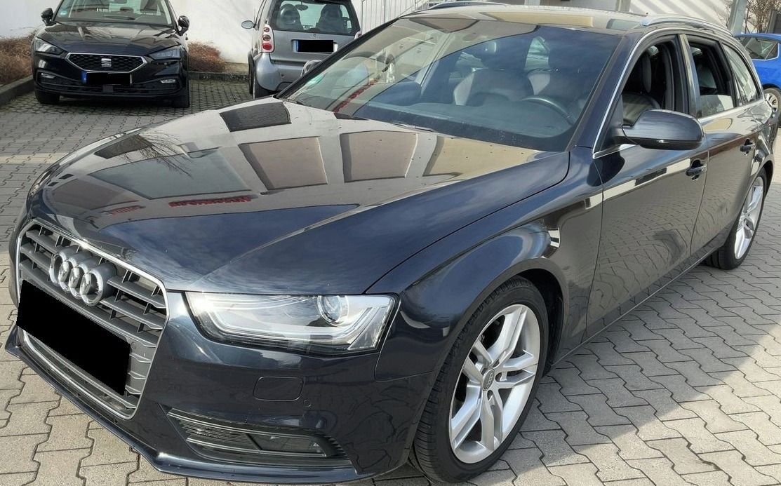 Audi A4, 2.0 Tdi 130KW 3XS-LINE BI-XENO