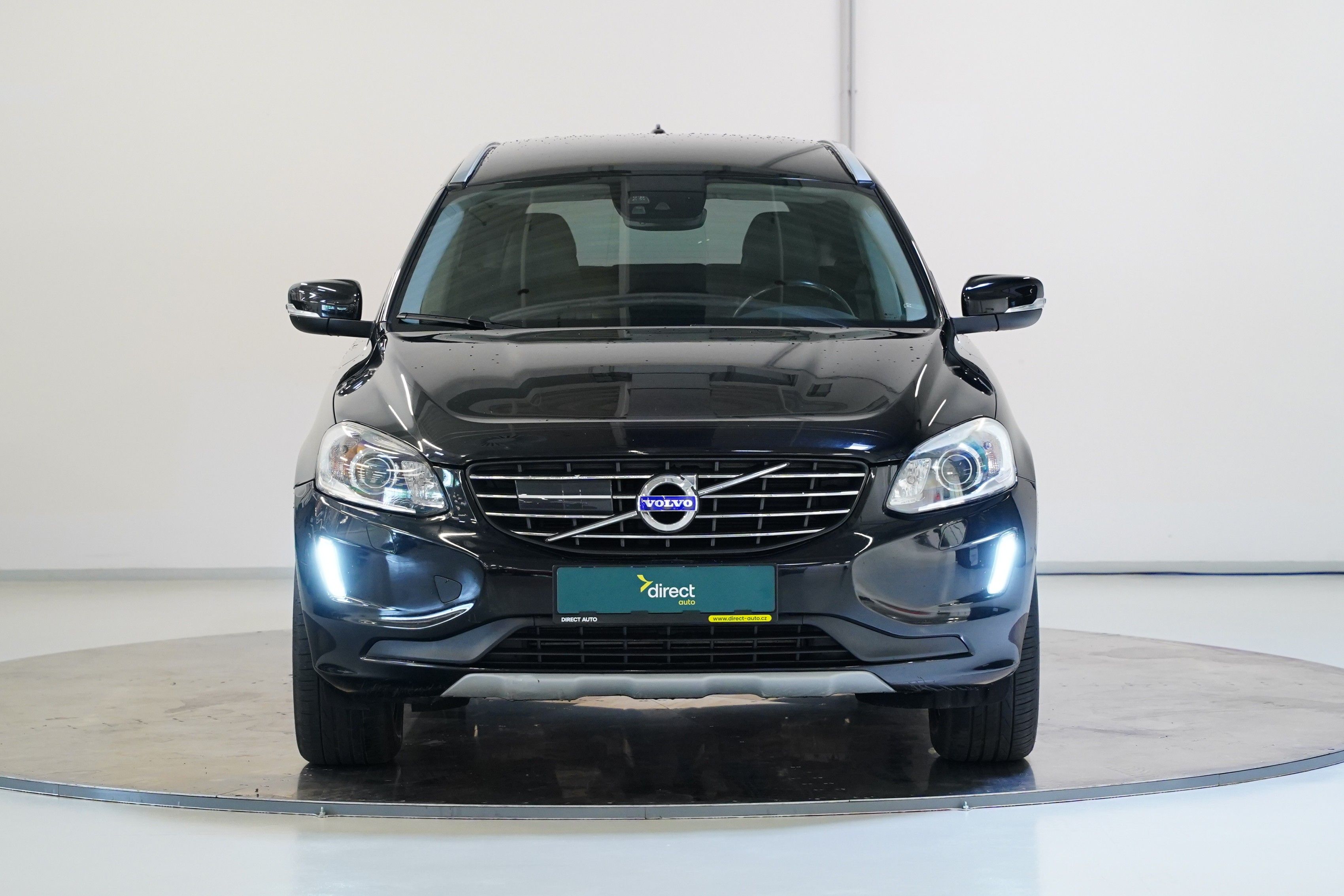 Volvo XC60, D4 140 kW 4x4 Luxury edition - fotka 4