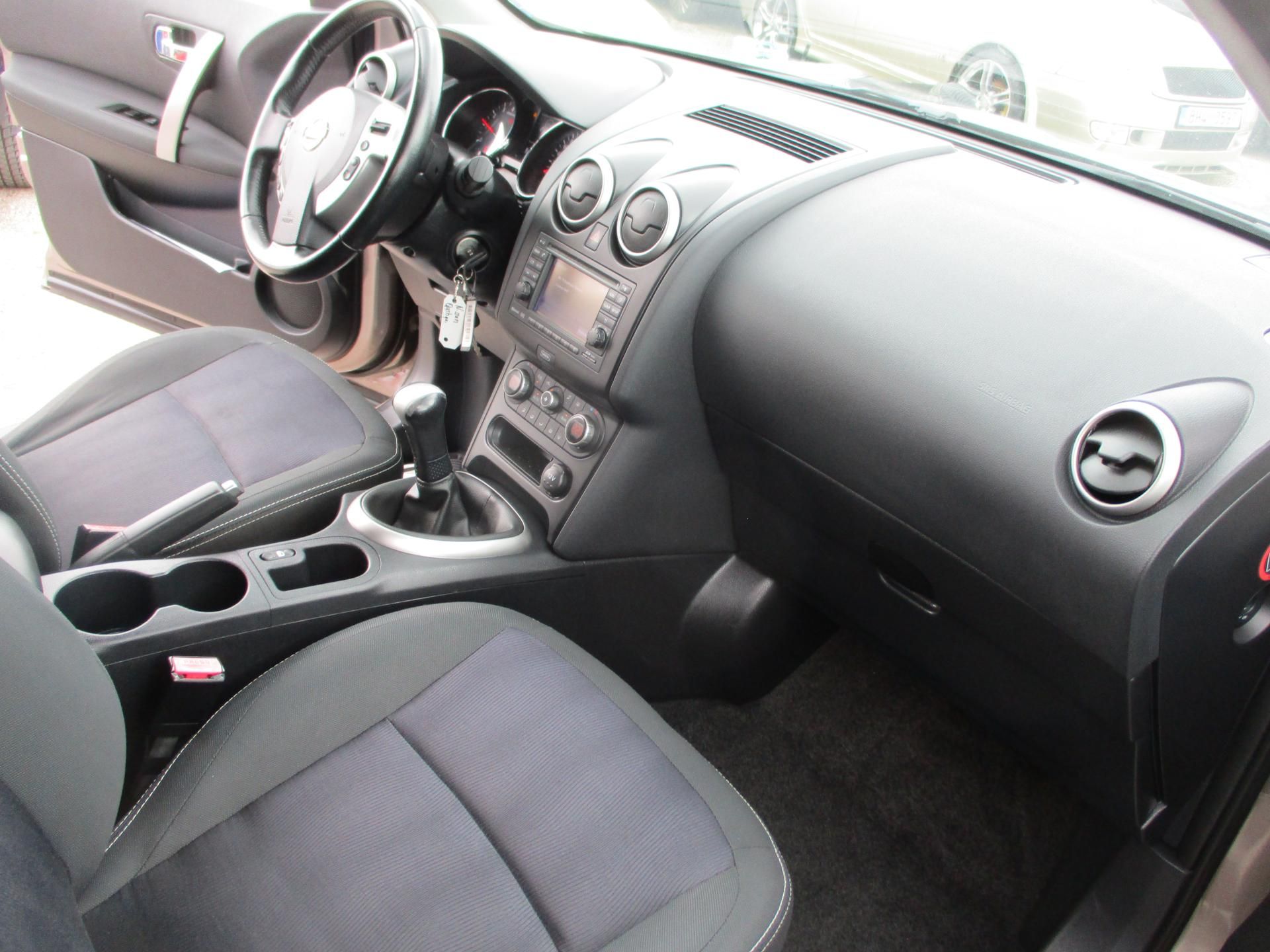 Nissan Qashqai, 1,6i - fotka 5