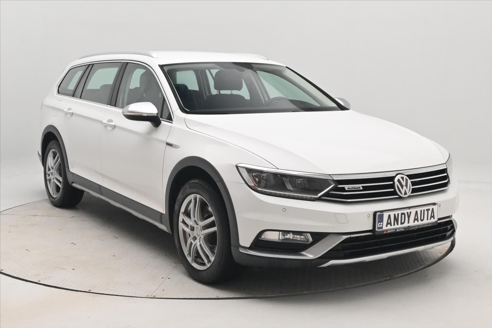 Volkswagen Passat, 2,0 TDI 140kW DSG Alltrack 4Mo - fotka 3