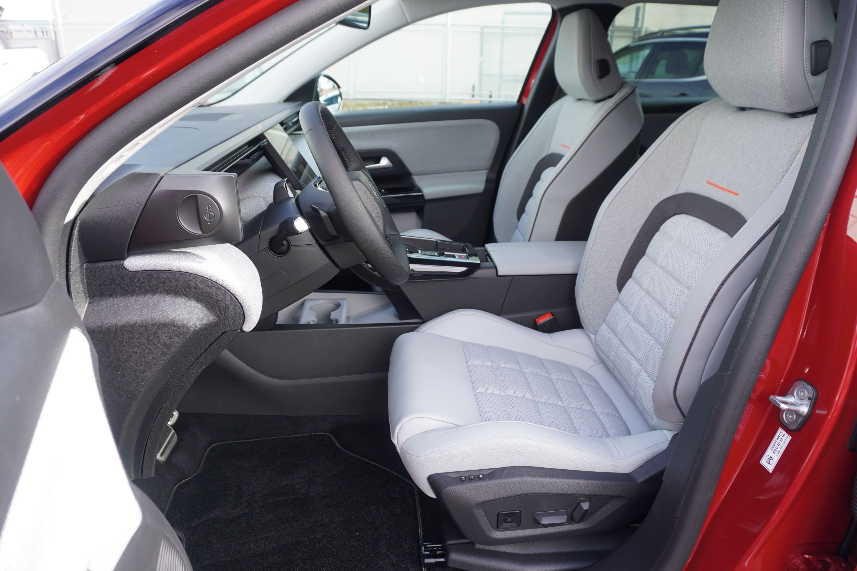 Citroën C5 Aircross, MAX Hybrid 145k Automatic - fotka 5