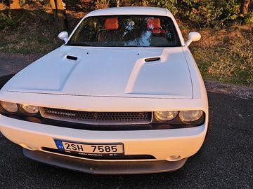 Prodám Dodge Challenger