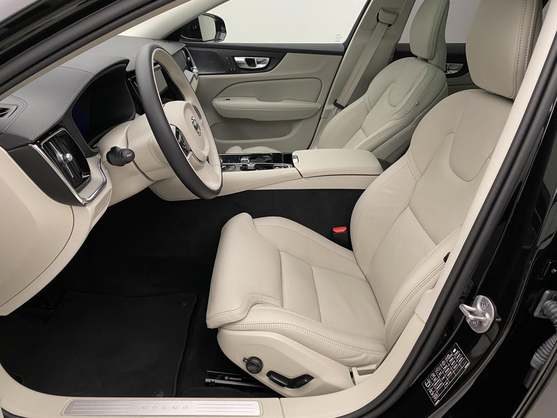 Volvo V60, T6 AWD RECHARGE BRIGHT ULTRA - fotka 3