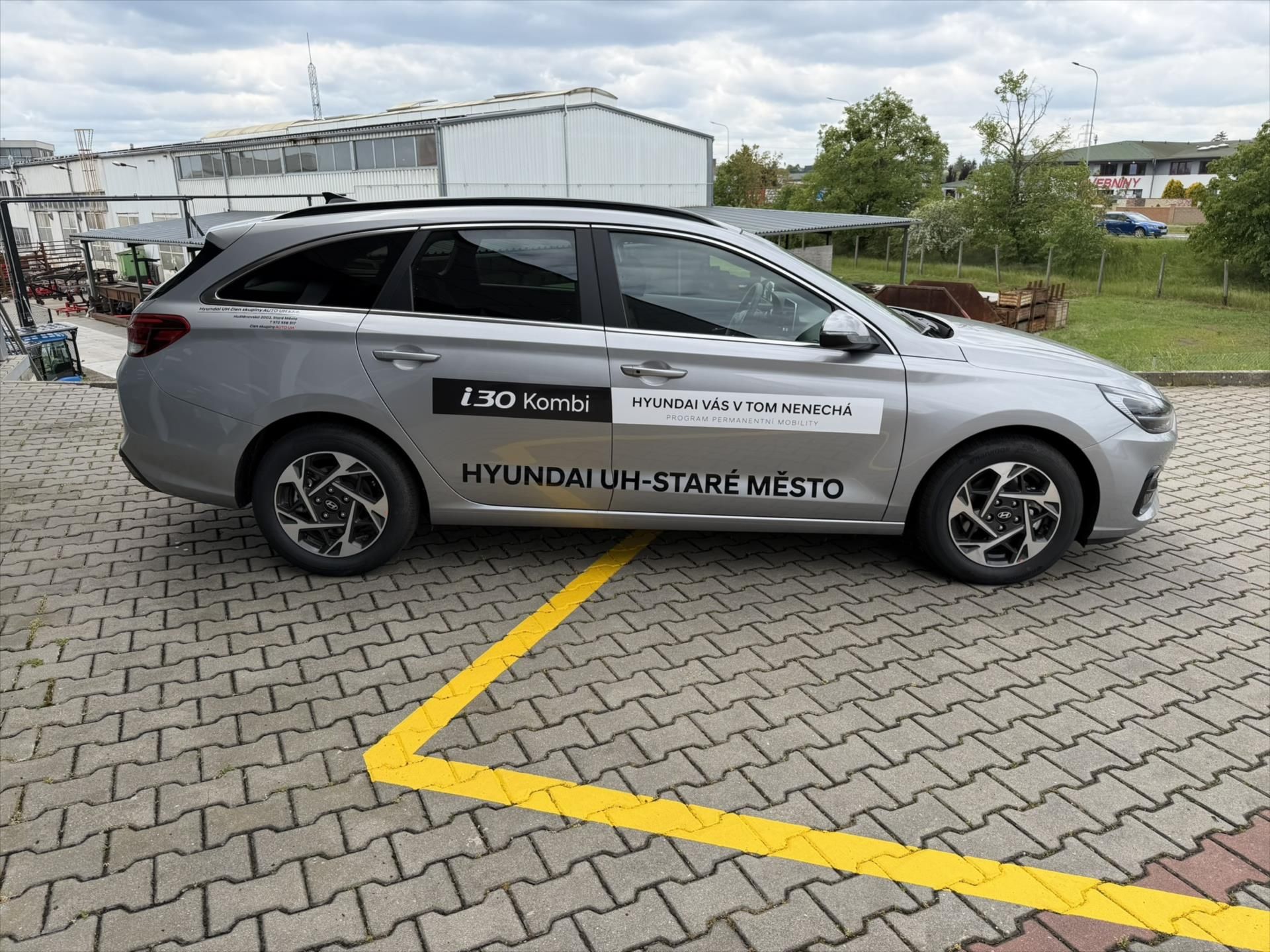 Hyundai i30, 1,6 T-GDI MHEV 7st. DCT  STYLE - fotka 6