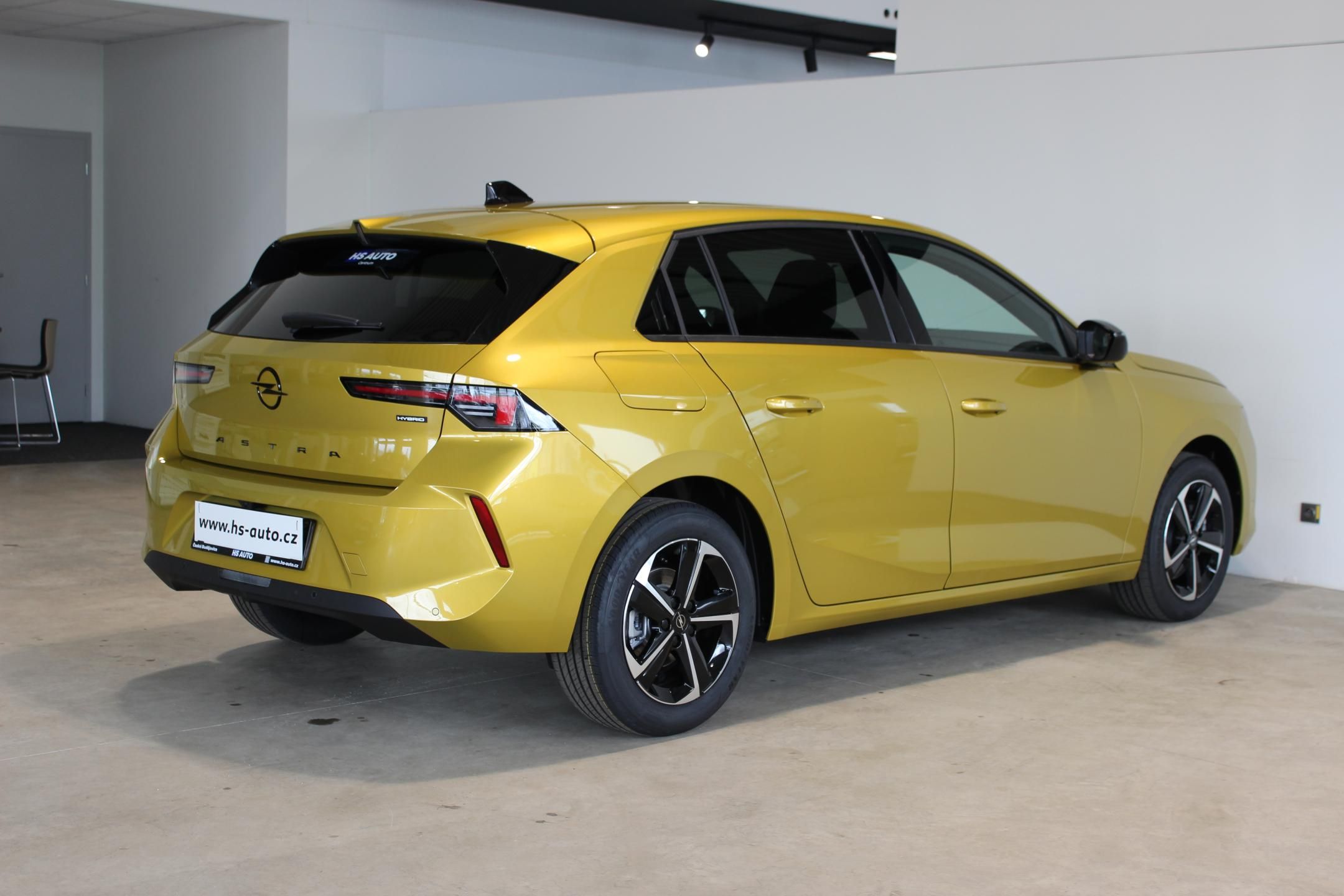 Opel Astra, HB 1.2 HYBRID - fotka 6