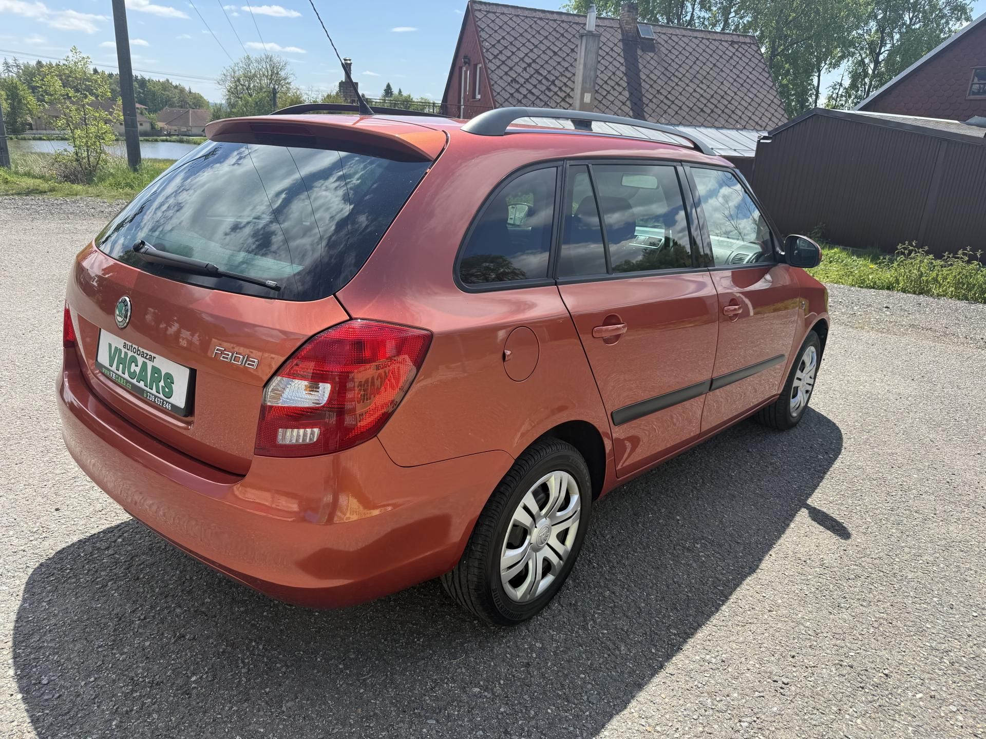Škoda Fabia, 1,2 51 kW Klimatizace - fotka 4