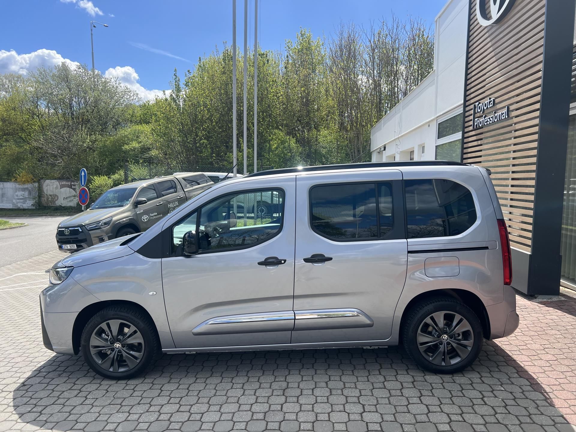 Toyota Proace City Verso, 1.2T 6MT Family Short - fotka 3