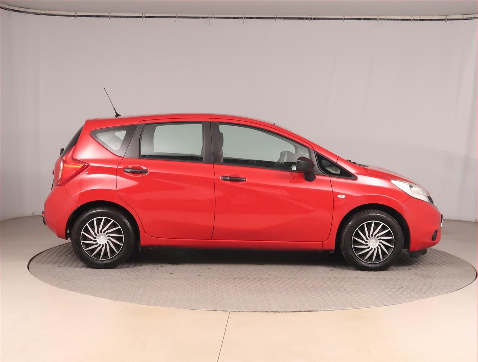 Nissan Note, 1.5 dCi, Tempomat - fotka 6