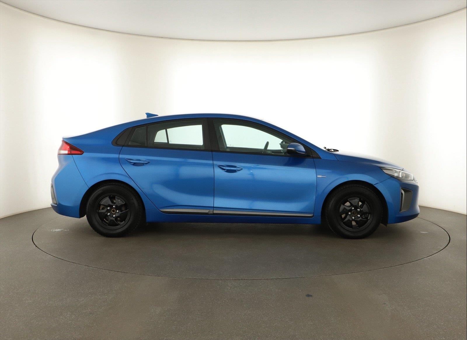 Hyundai Ioniq, Hybrid, Automat, Serv.kniha - fotka 6