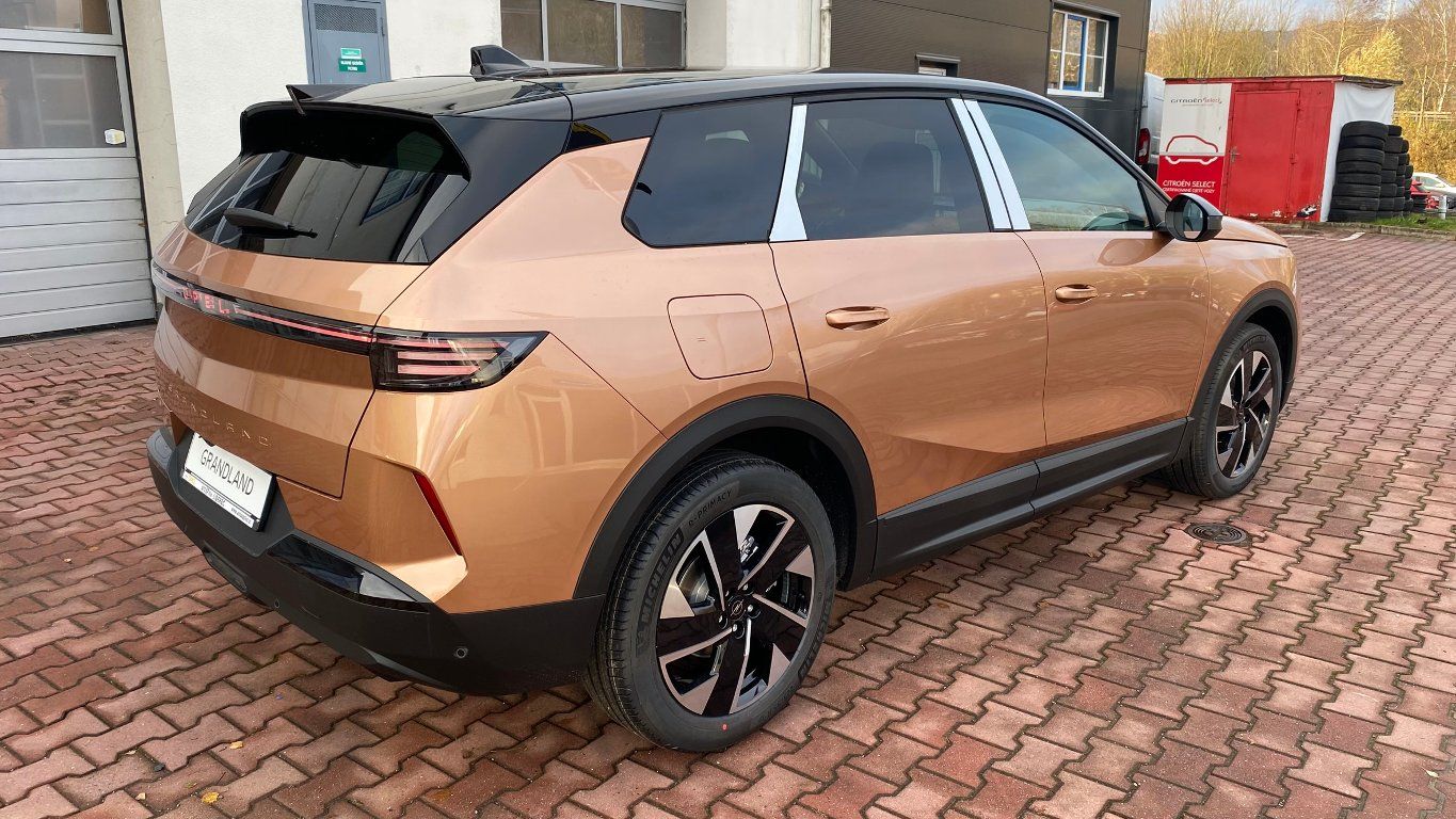 Opel Grandland, GS HYBRID 1.2 TURBO(107kW) AT6 - fotka 4