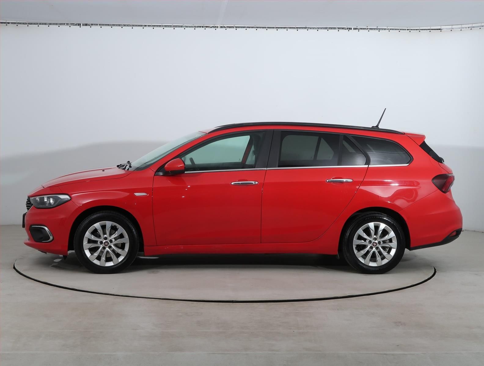 Fiat Tipo, 1.4 16V, Automatická klima - fotka 3