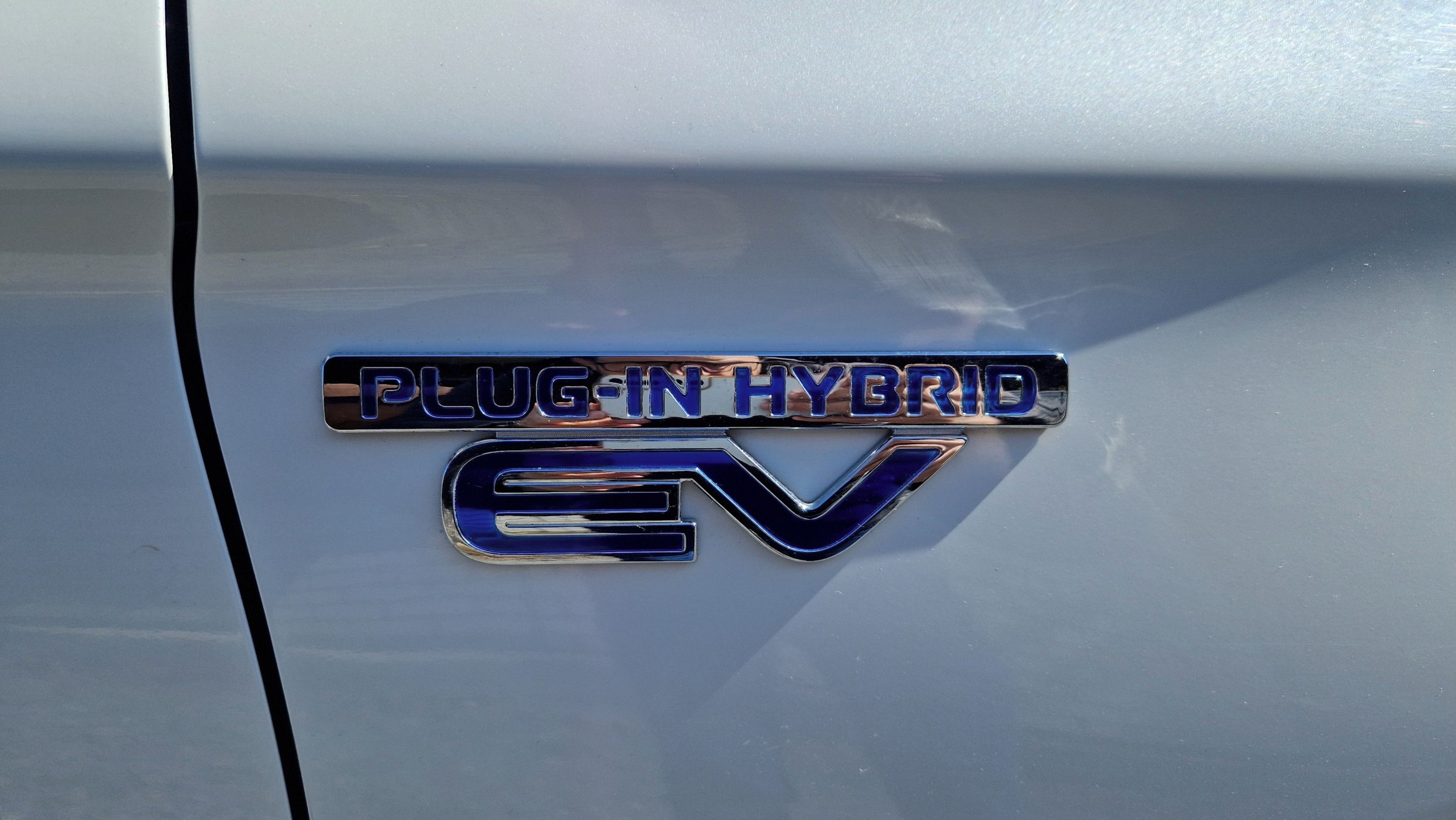 Mitsubishi Outlander, 2,4 PHEV-KŮŽE-AUT-POUZE 64TKM - fotka 3