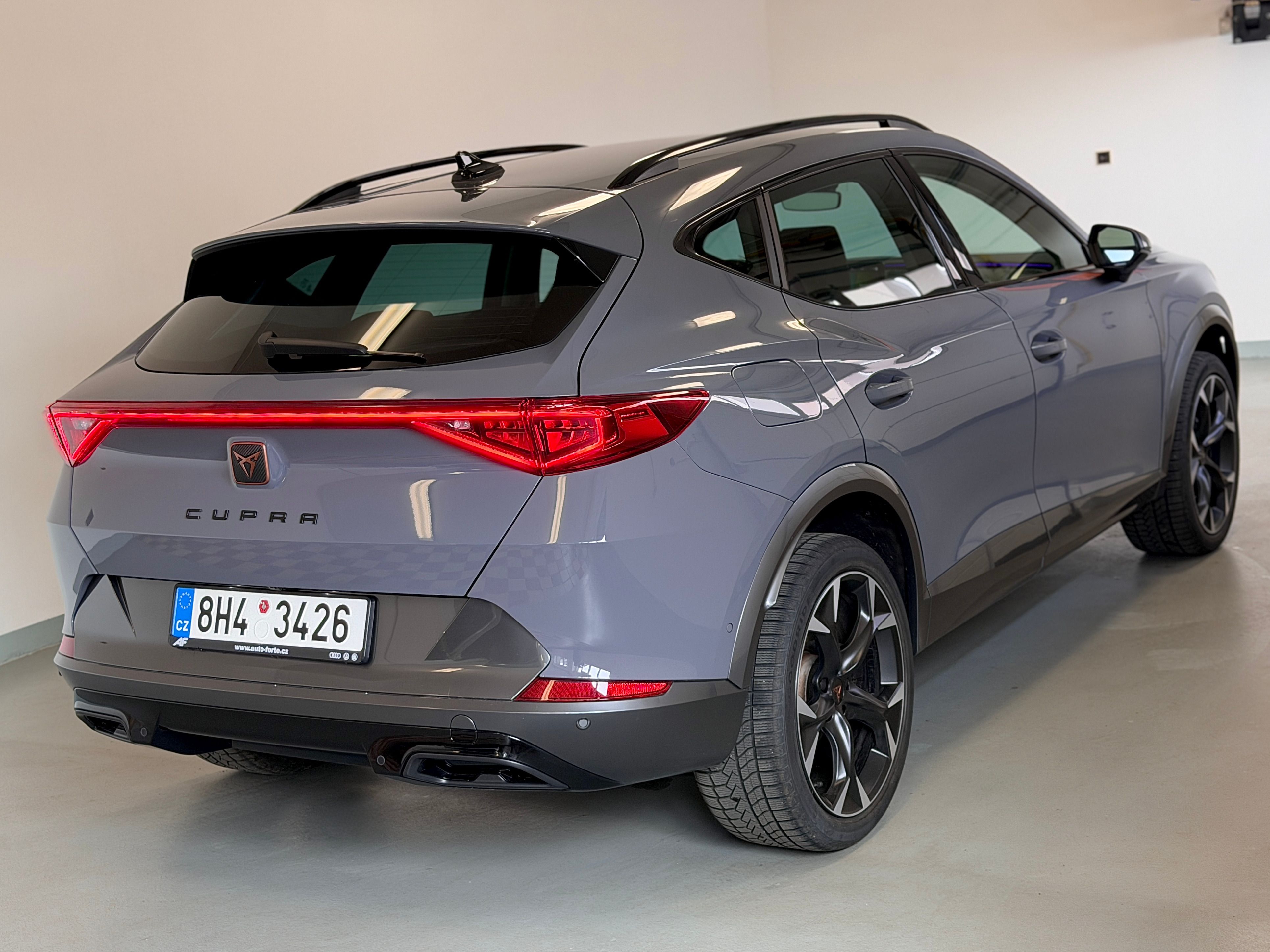 Cupra Formentor, 2,0 TSI DSG 140KW 4x4 čr.1 Maj - fotka 6