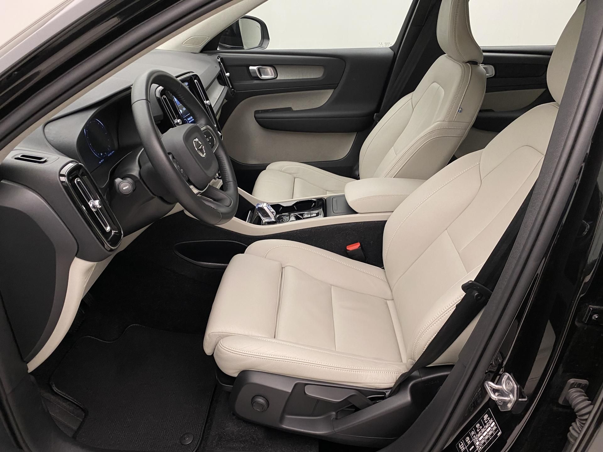 Volvo XC40, D4 AWD INSCRIPTION AUT - fotka 3
