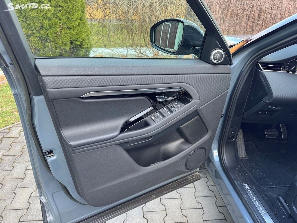 Land Rover Range Rover Evoque, P200 Dynamic SE 4x4 DPH 1.maj. - fotka 4