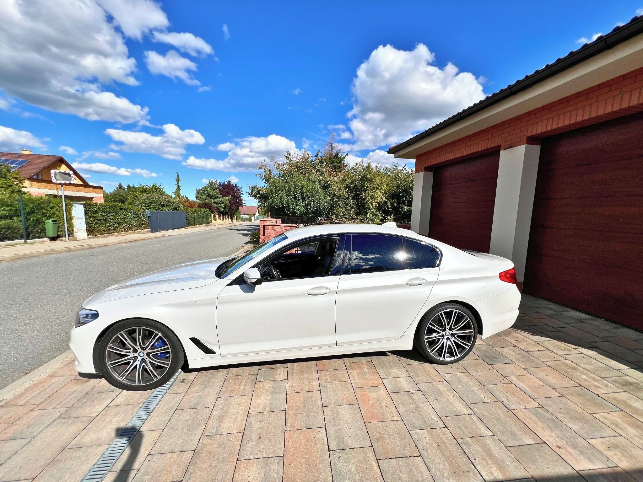 BMW Řada 5, 540i 340 PS | ODPOČET DPH - fotka 2