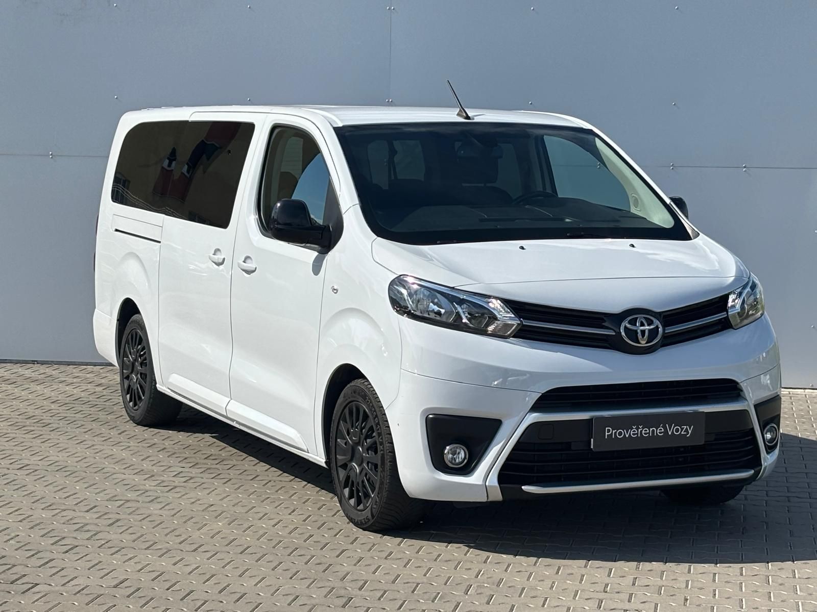 Toyota Proace Verso, 2,0 D-4D L2 Family AT - fotka 6