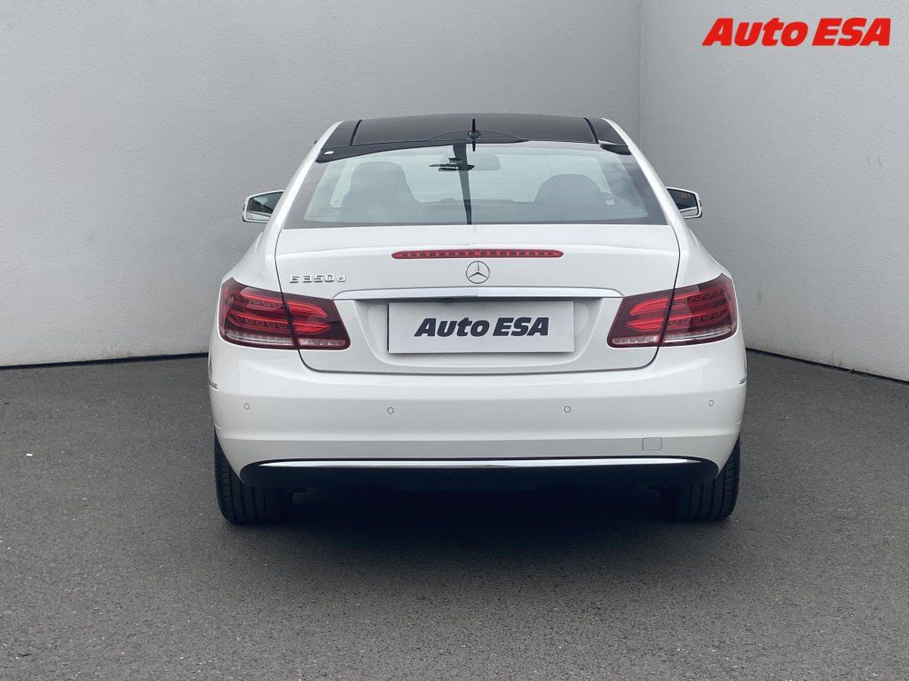 Mercedes-Benz Třídy E, 3.0 BlueTec 350d - fotka 5