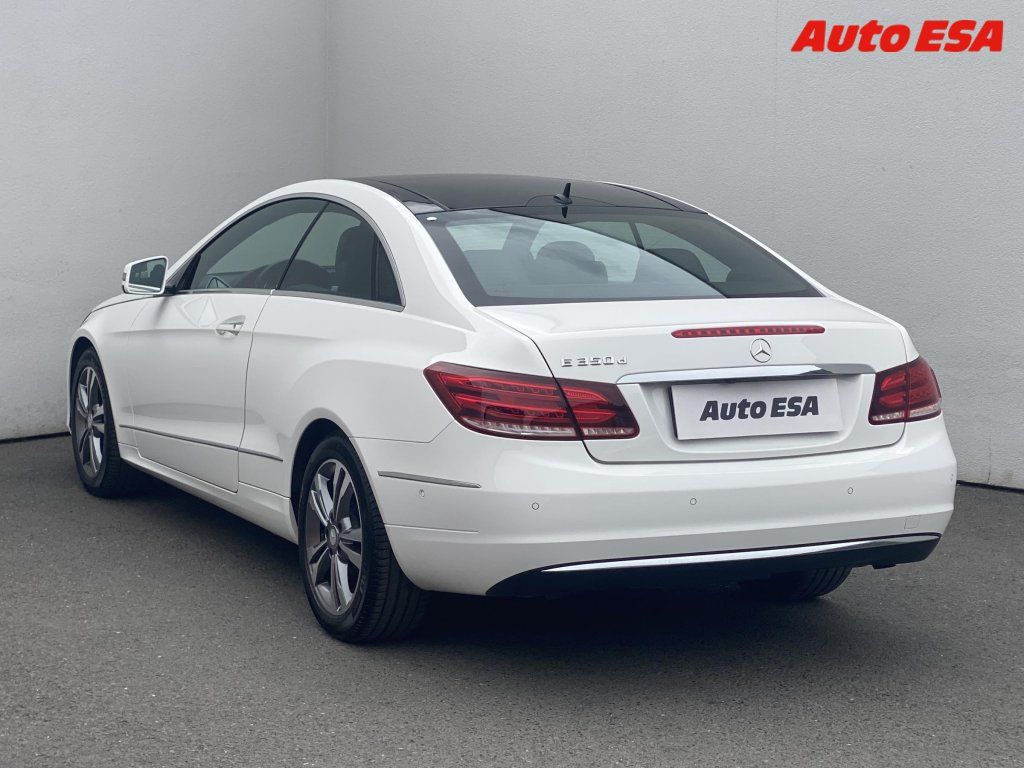 Mercedes-Benz Třídy E, 3.0 BlueTec 350d - fotka 6