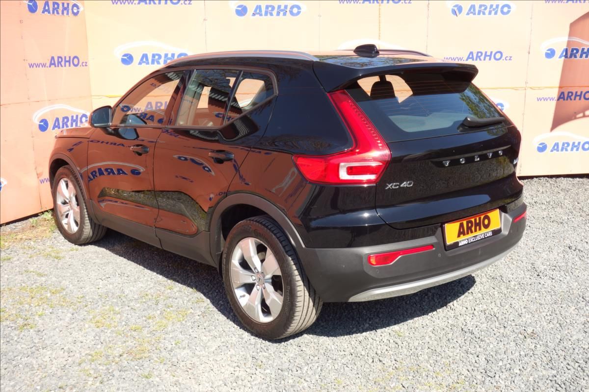 Volvo XC40, 2,0 D4, ČR, SERVIS.KN., AWD. - fotka 5