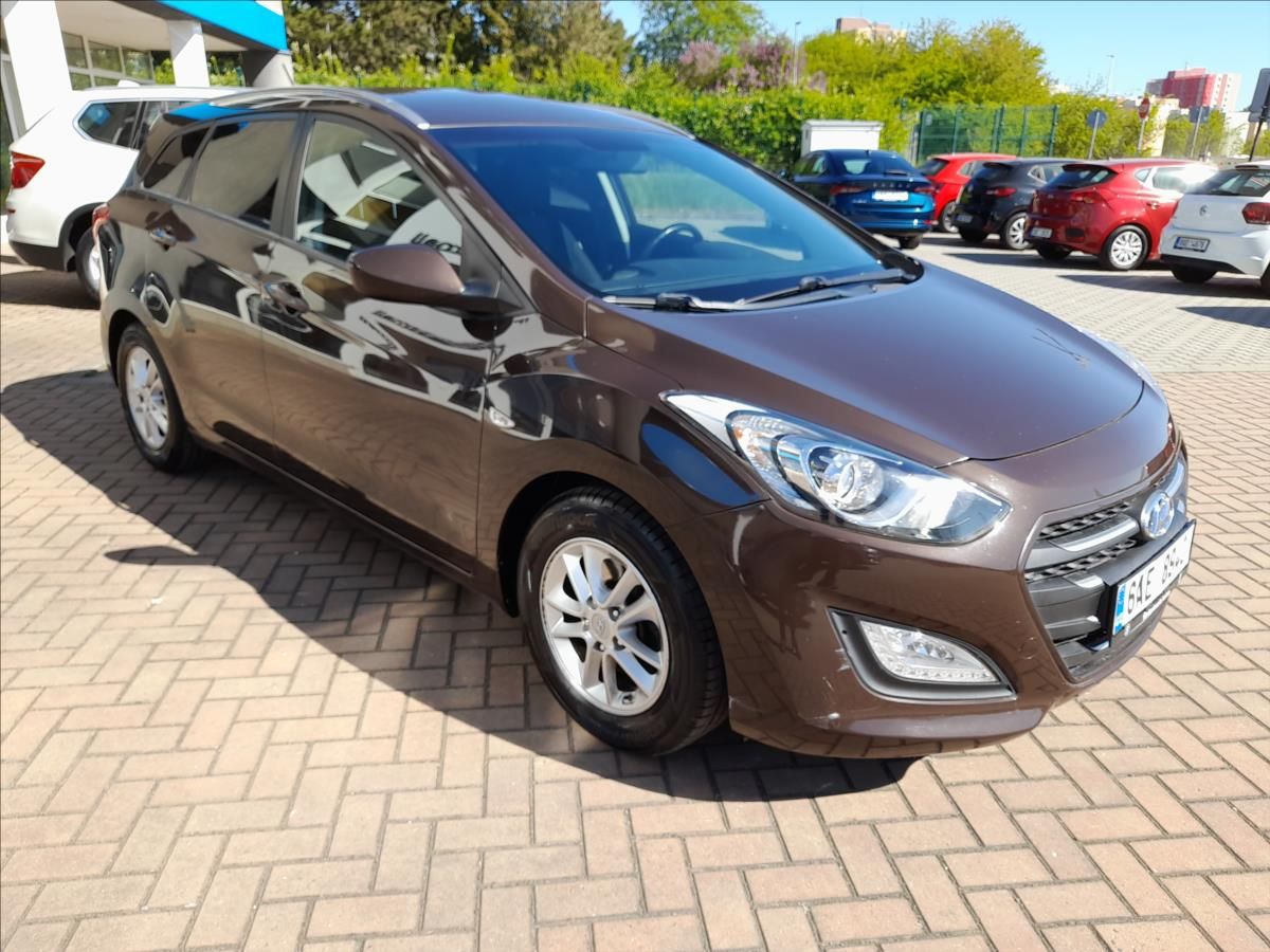 Hyundai i30, 1,6 MPi Trikolor - fotka 4