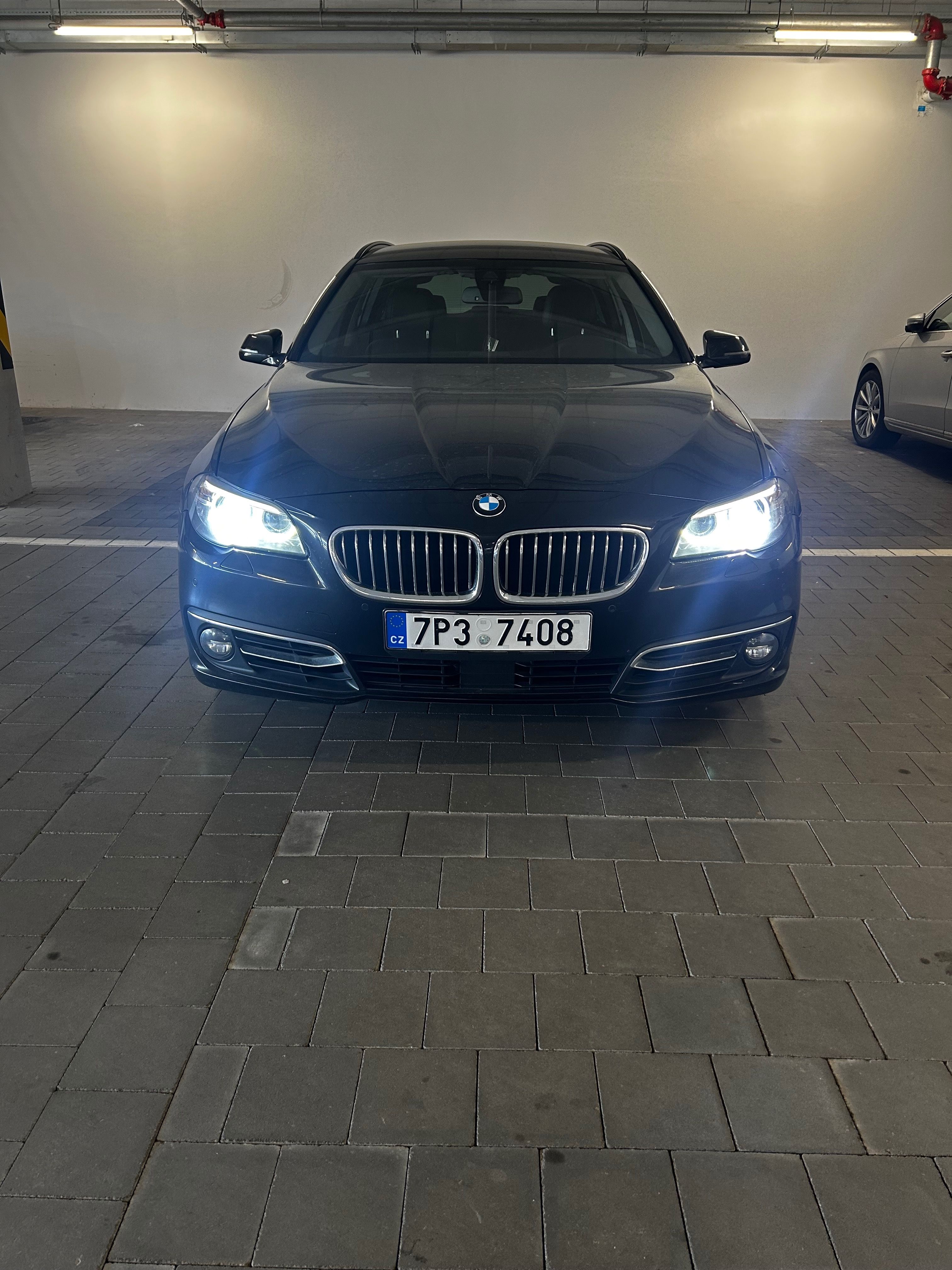 BMW Řada 5, Bmw f11 automat rok 2014 Luxur