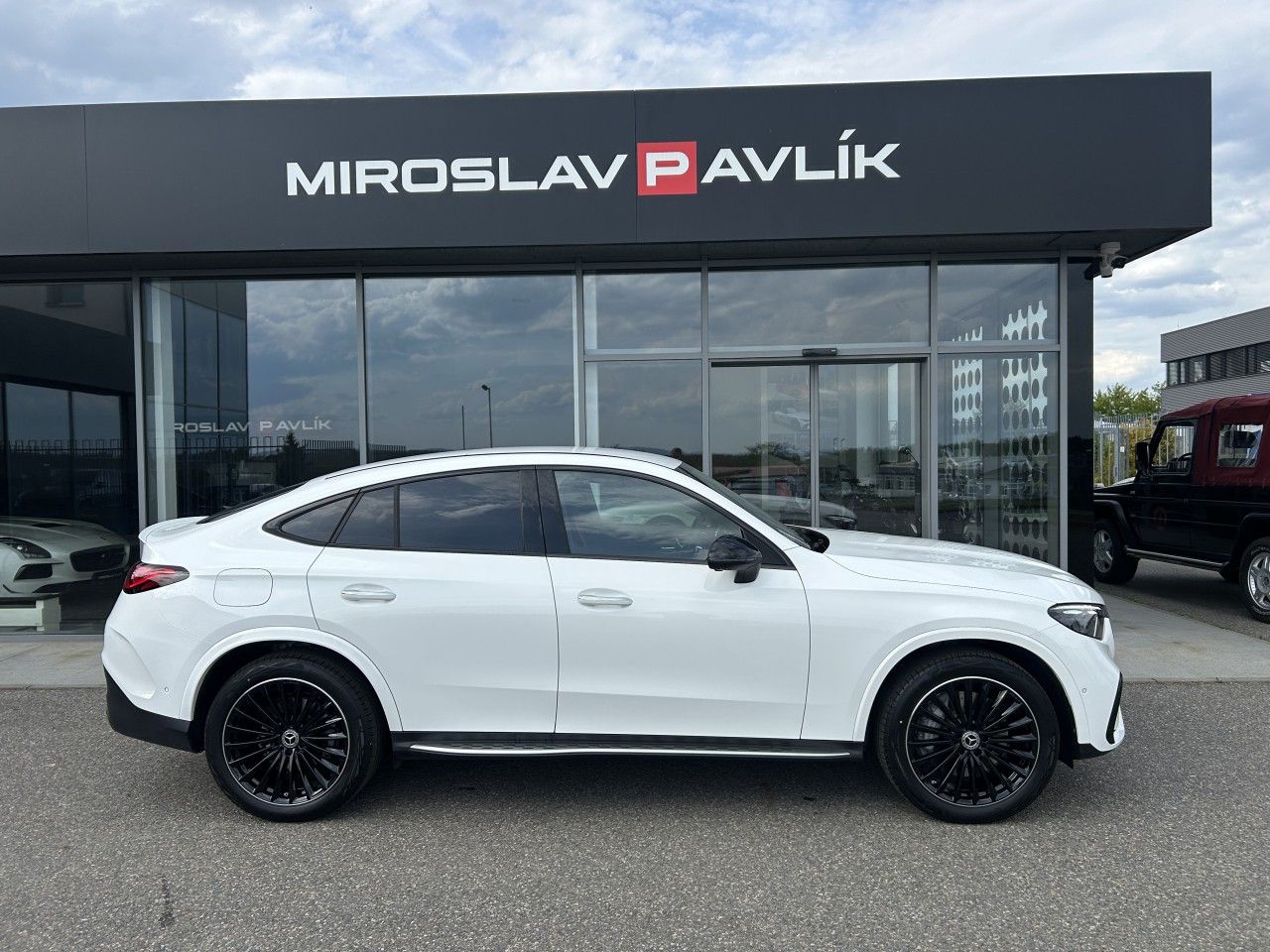 Mercedes-Benz GLC, 200d 4MATIC kupé AMG - fotka 4