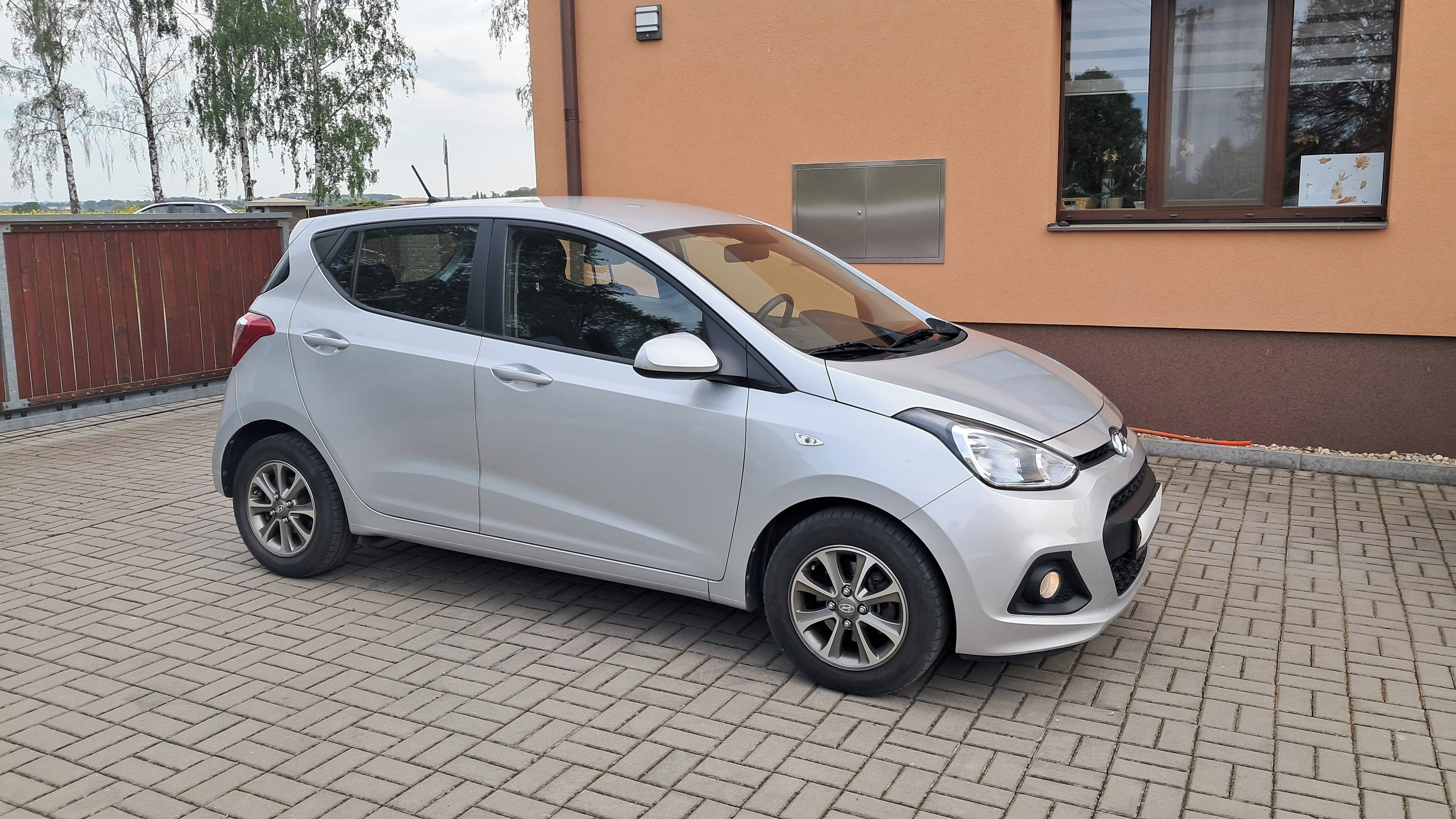 Hyundai i10, 1.0i / najeto 49 000km COMFORT