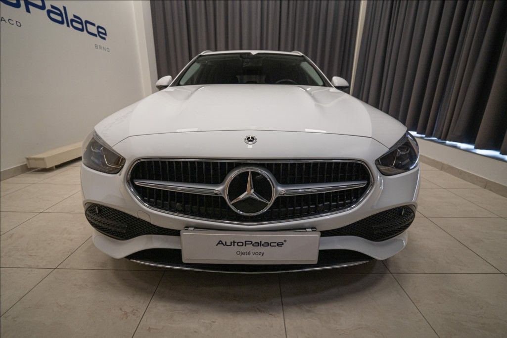 Mercedes-Benz Třídy C, 2,0 220d NAVI LED 1. MAJ ČR - fotka 3