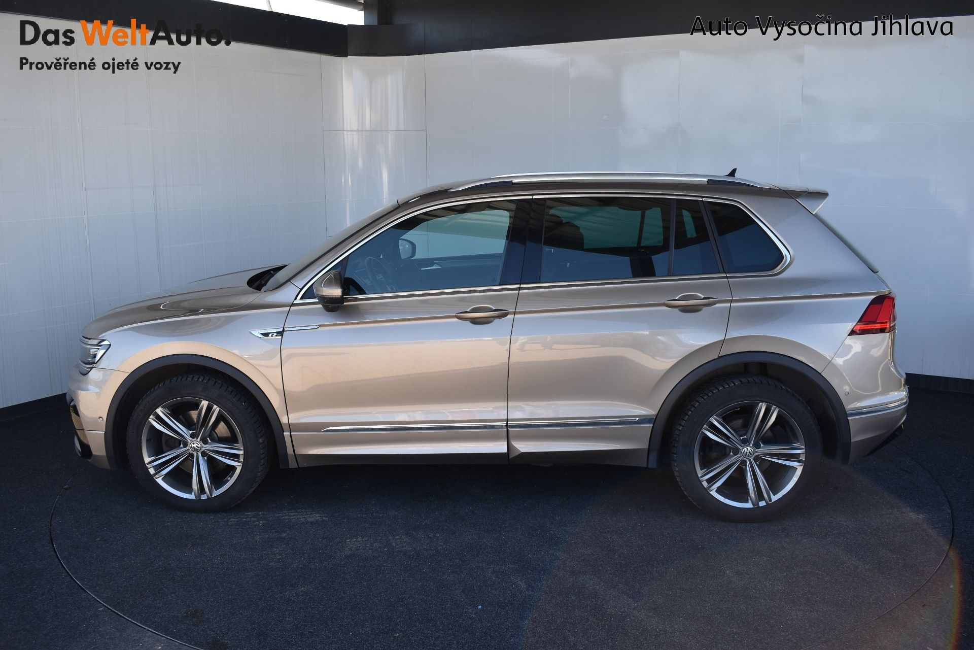 Volkswagen Tiguan, 2.0TDI 140kW R-Line DSG, LED - fotka 3