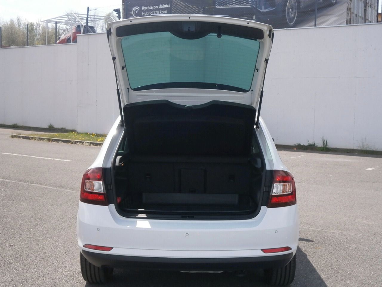 Škoda Rapid, SPACEBACK XENON SERV.KNIHA - fotka 5