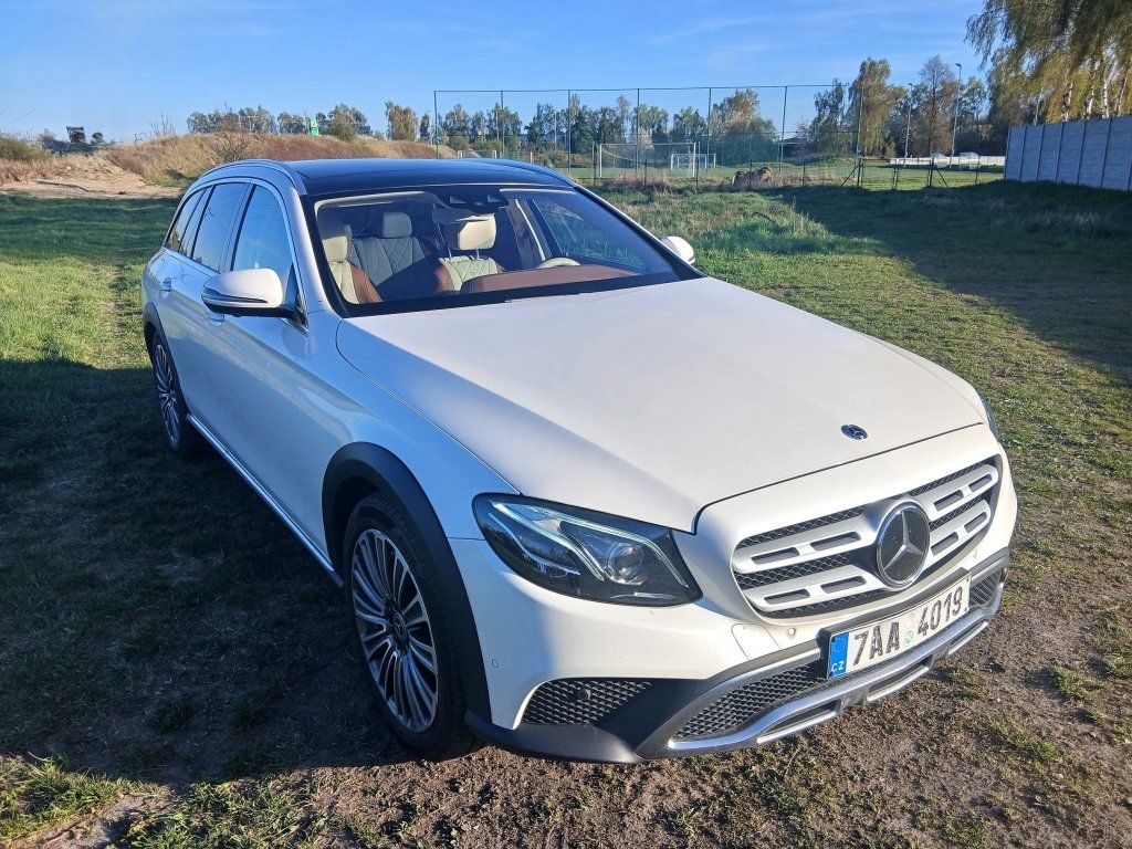 Mercedes-Benz Třídy E, 350d All Terrain 190kW Designo