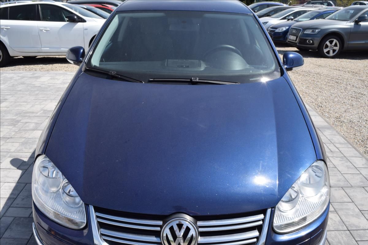 Volkswagen Jetta, 1,9 TDI 77KW NOVÁ STK ALU - fotka 3