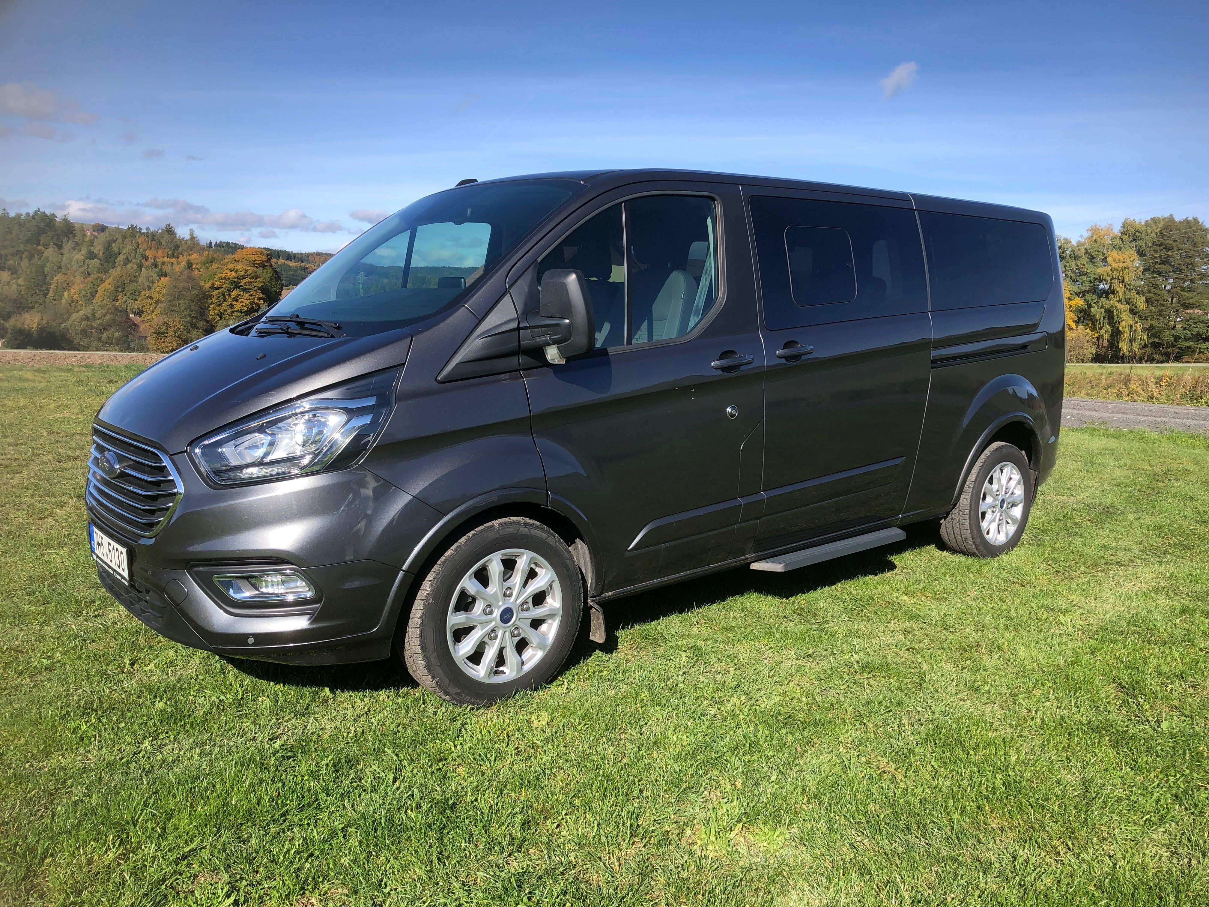 Ford Tourneo Custom - fotka 2