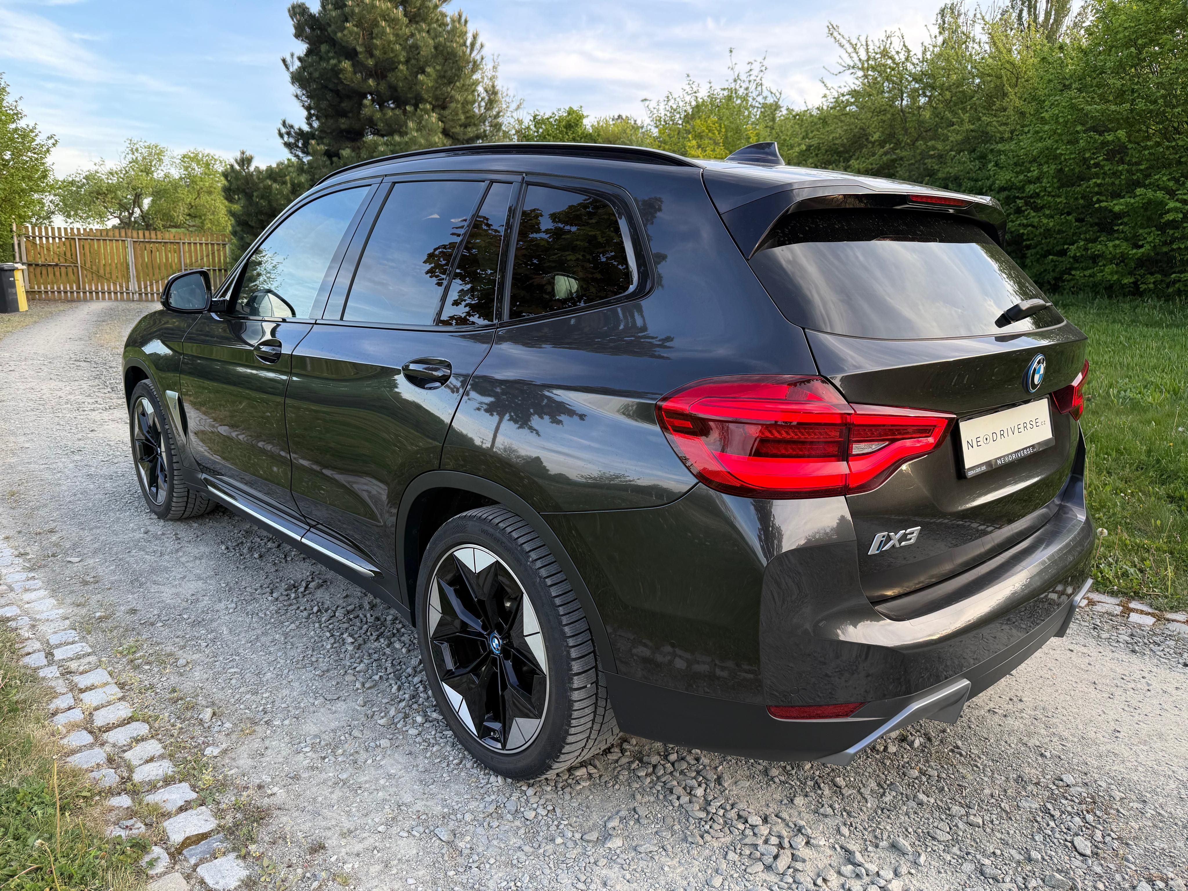 BMW iX3, High Executive 80 kWh SoH 92% - fotka 4