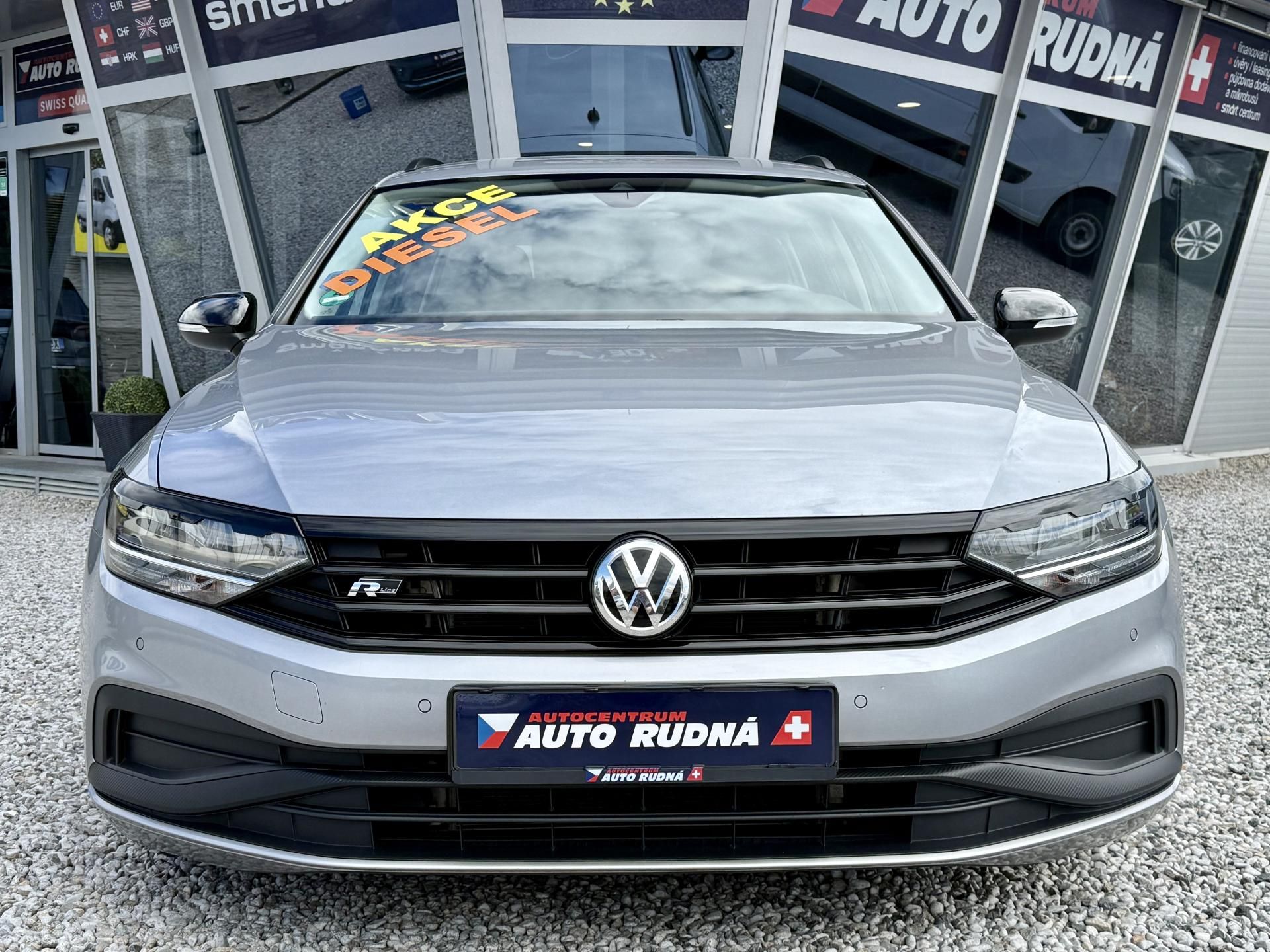 Volkswagen Passat Variant, 2,0TDI R-Line Design - fotka 3