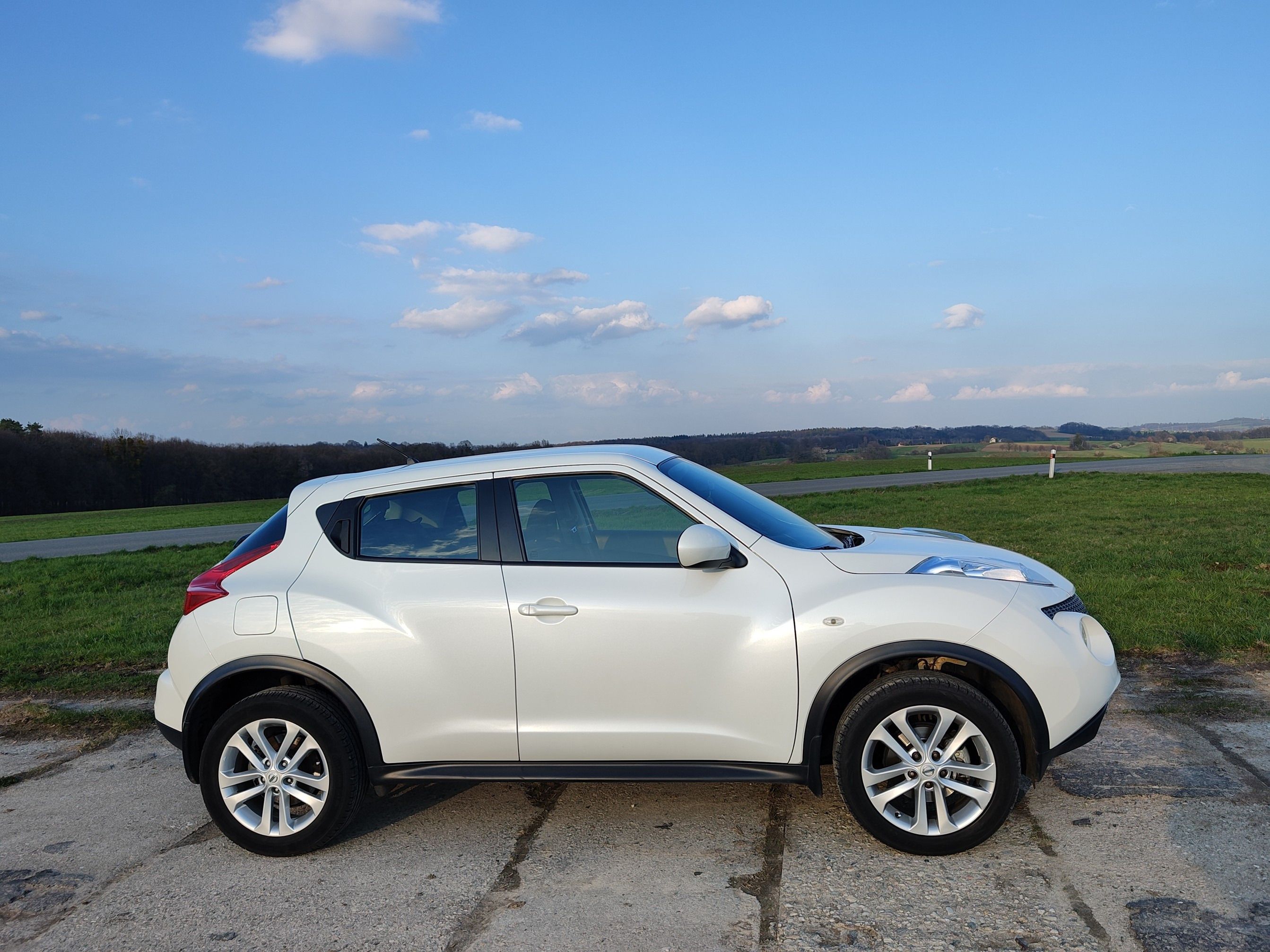 Nissan Juke, 1,6 CVT Acenta - fotka 6