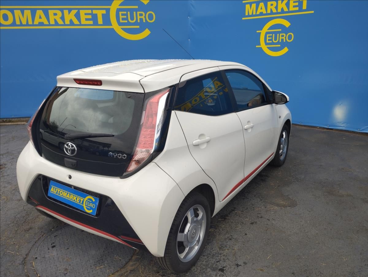 Toyota Aygo, 1,0 51KW - fotka 4