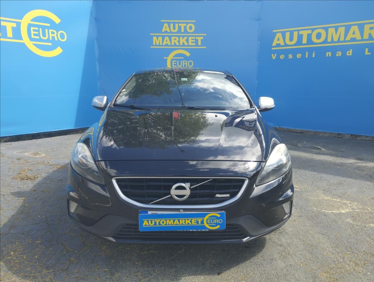 Volvo V40, 2,0 D3 110KW R-DESING, PANORAM - fotka 2