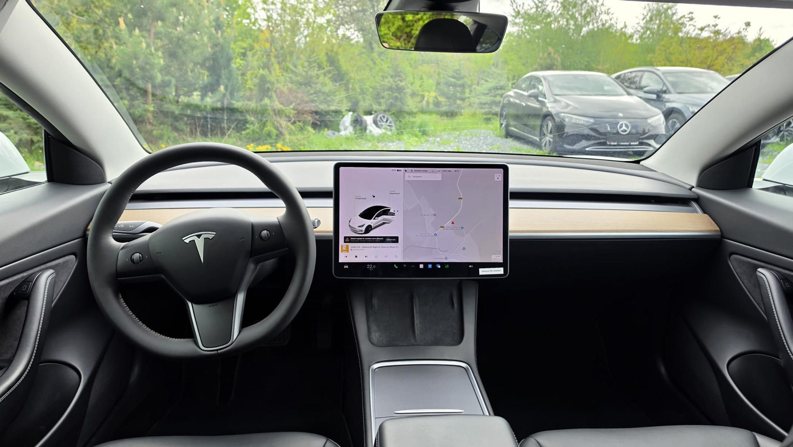 Tesla Model 3, Tažné Matrix světla - fotka 6