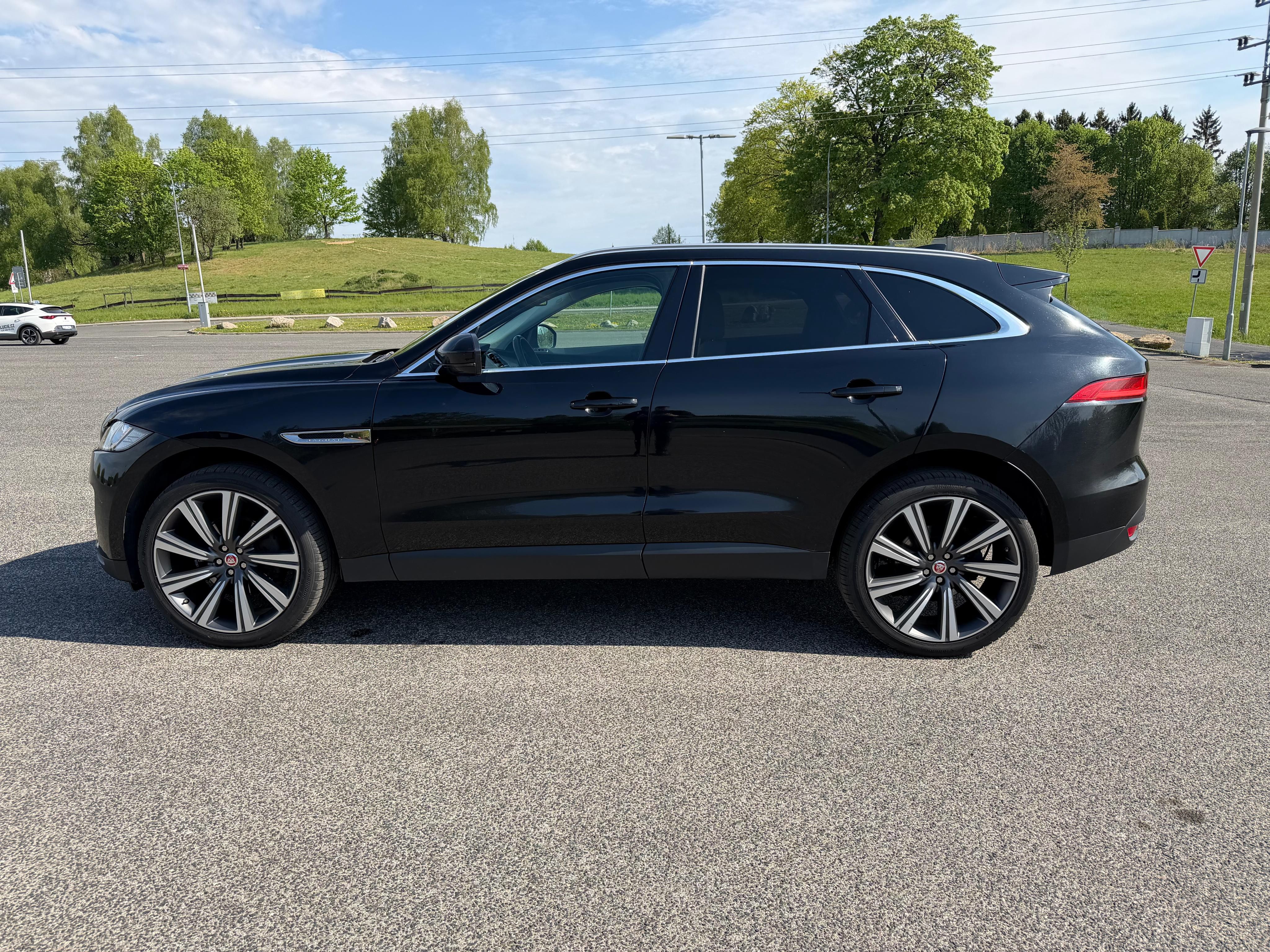 Jaguar F-Pace, Jaguar F-Pace 3.0d 221kw - fotka 2