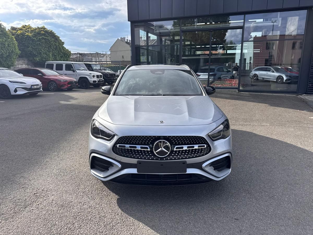 Mercedes-Benz GLA, 200 d 4MATIC - fotka 2