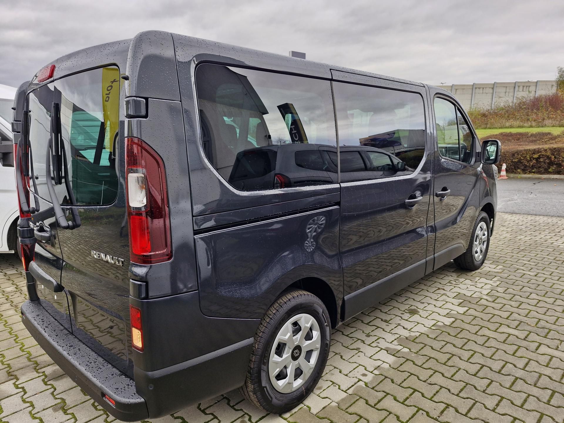 Renault Trafic, L1 Equilibre 150k 9míst - fotka 2
