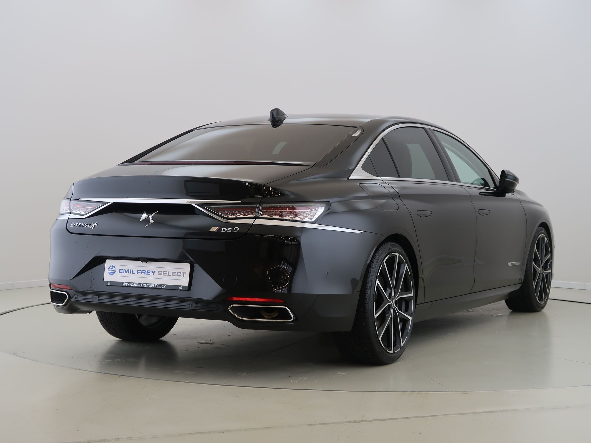 DS 9, 1.6 PHEV 360 4x4 OPERA PREMIUM - fotka 5