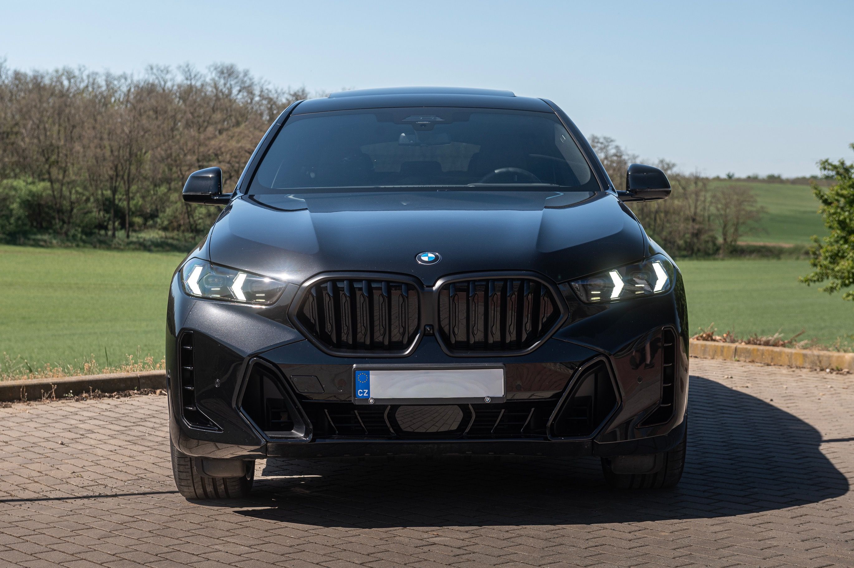 BMW X6, 40d xDrive M, 1.Maj, ČR, PPF - fotka 2